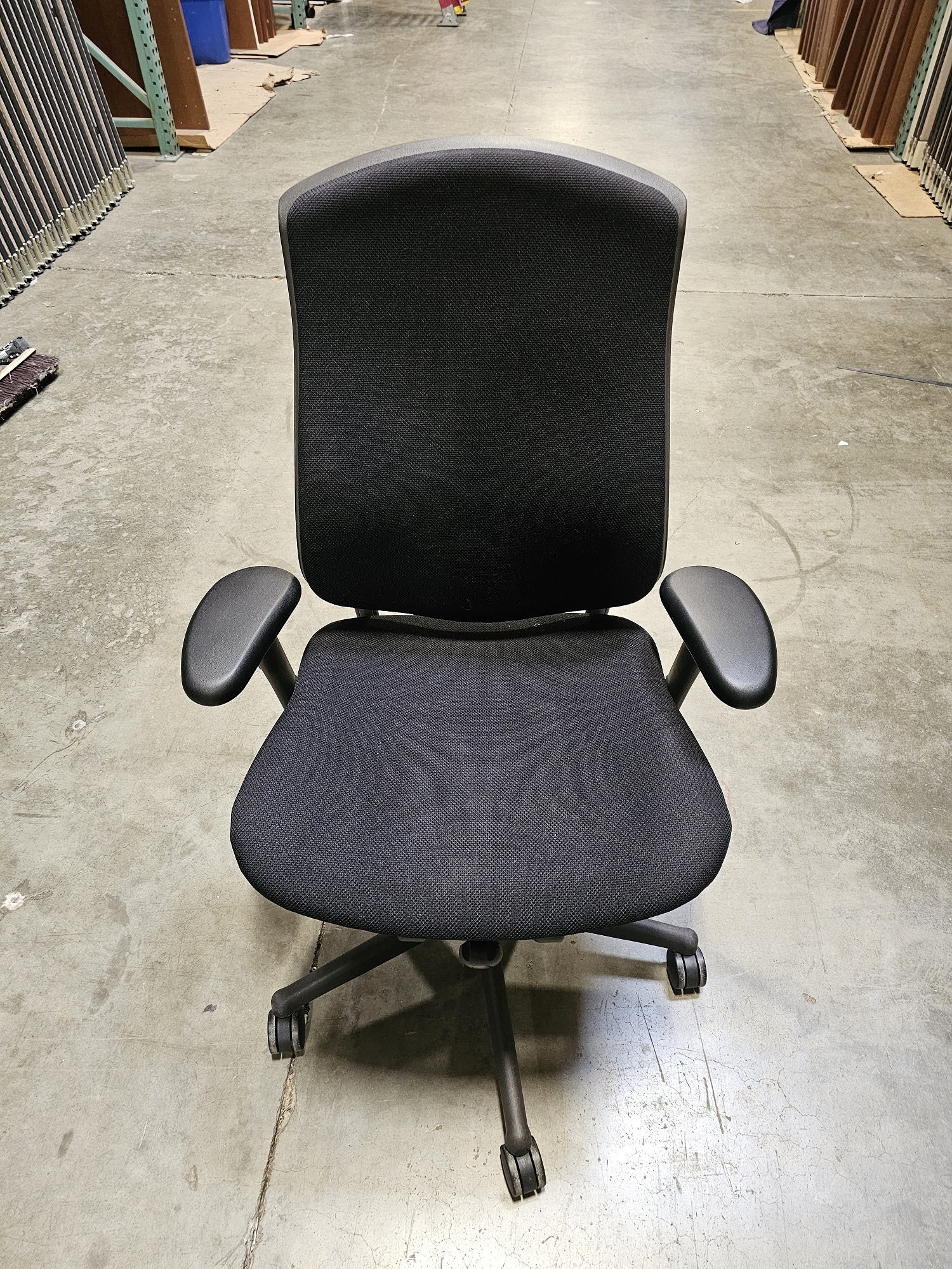 https://www.nwmodular.com/wp-content/uploads/2023/04/full_Black_Celle_w_Lumbar_-_Front.jpg