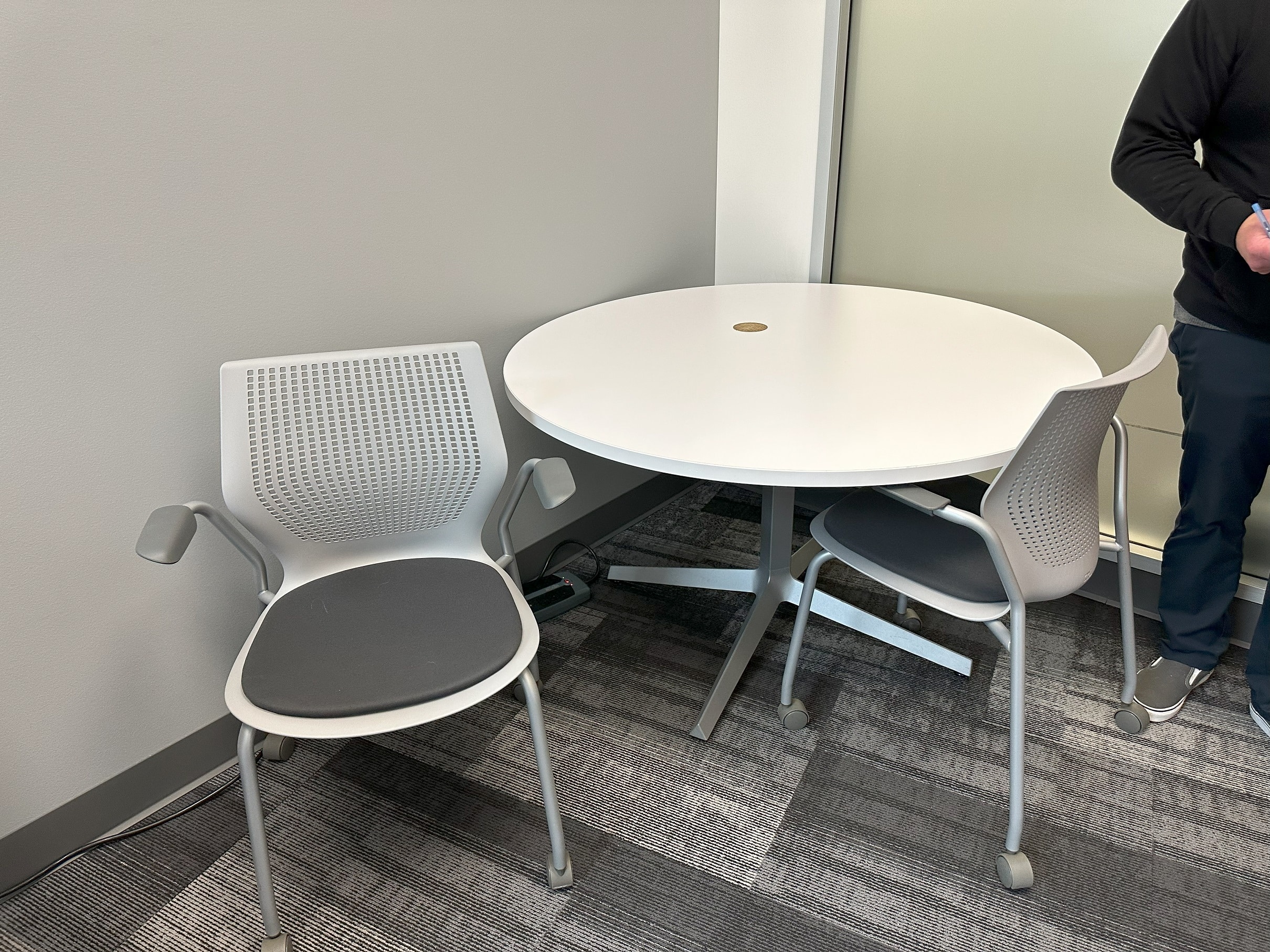 Knoll MultiGeneration Northwest Modular Systems Furniture